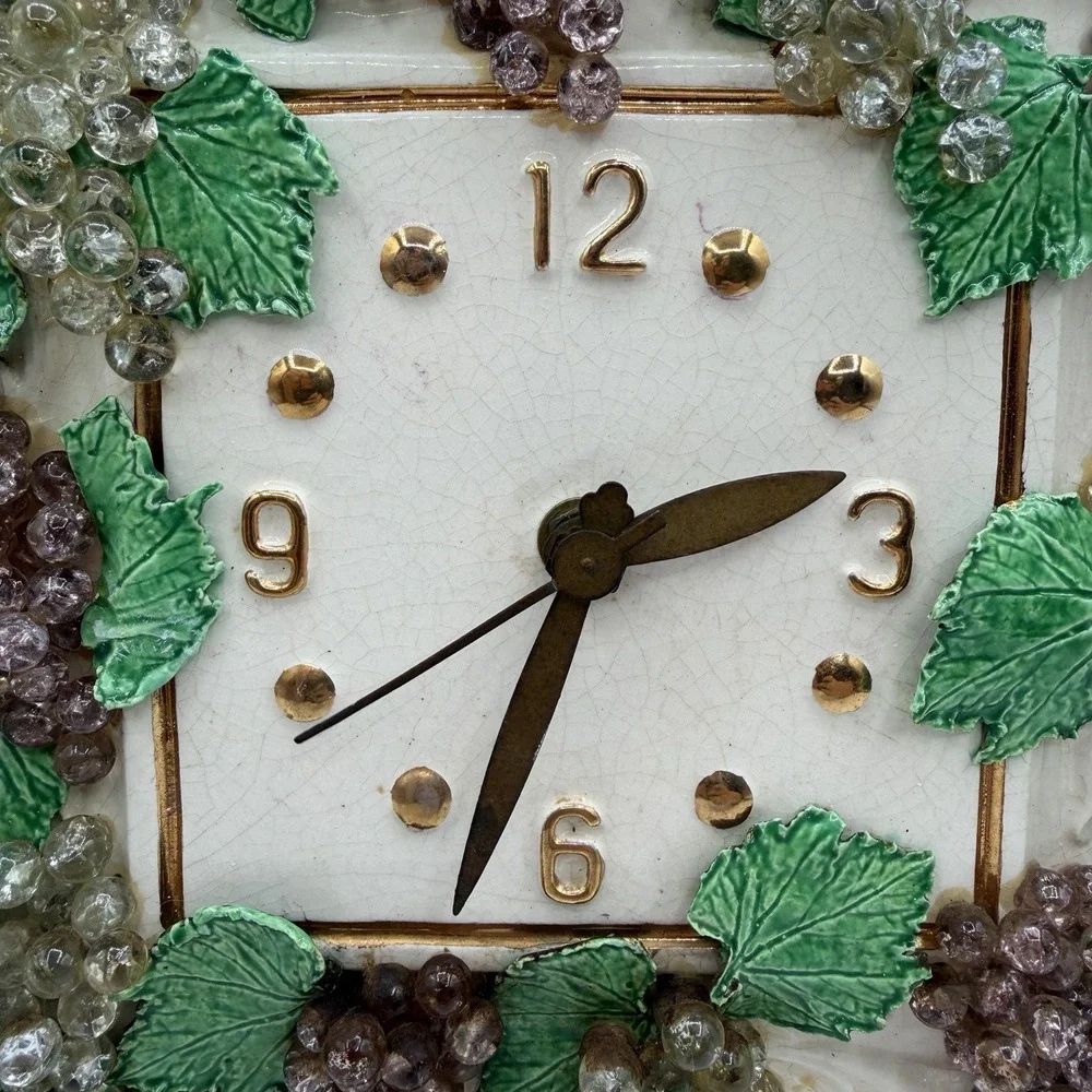 Vintage Ceramic Grapes Light Clock 50s 60s MCM Hand Painted 10.5